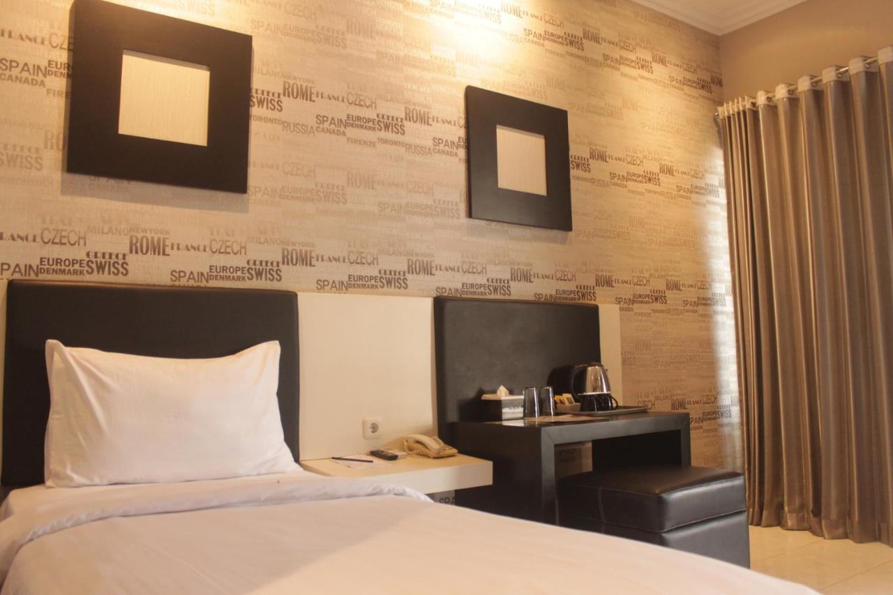 Luminor Hotel Jember By Wh מראה חיצוני תמונה