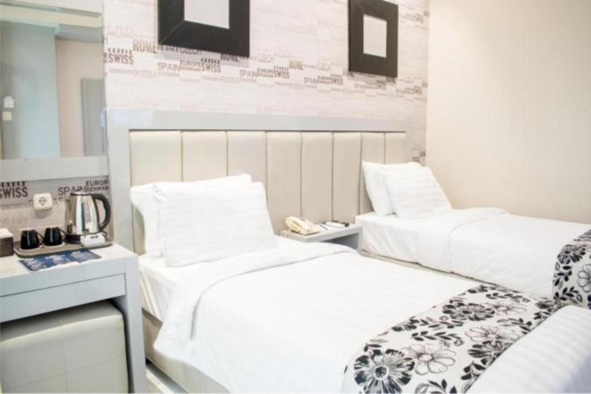 Luminor Hotel Jember By Wh מראה חיצוני תמונה