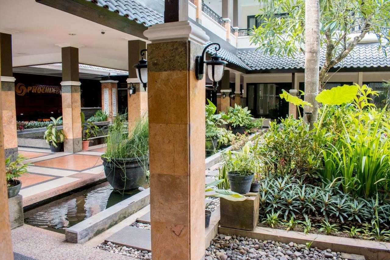 Luminor Hotel Jember By Wh מראה חיצוני תמונה